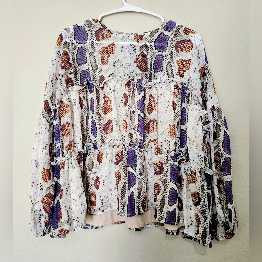 TCEC Snake Print Ruffle Top Size Small - Picture 2 of 11